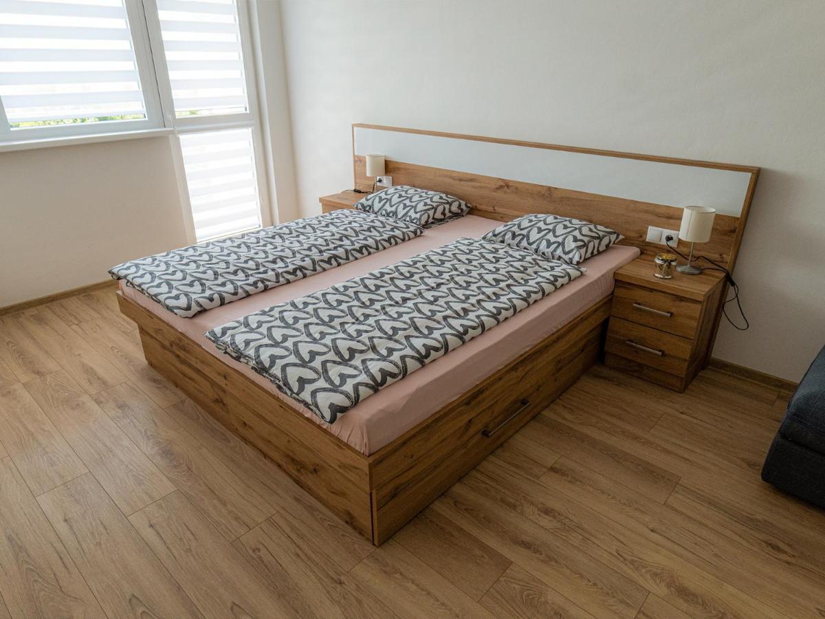 Apartmany Motocentrum Калужа Экстерьер фото